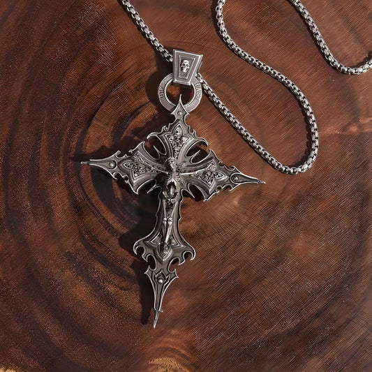 collier-croix-de-satan-acier